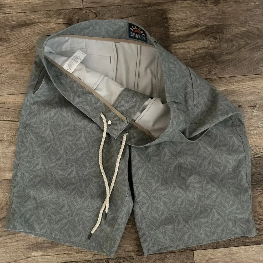 Faherty All Day 31 X 9” Short Belharra Dunes Grey Green All Over Tropical Print